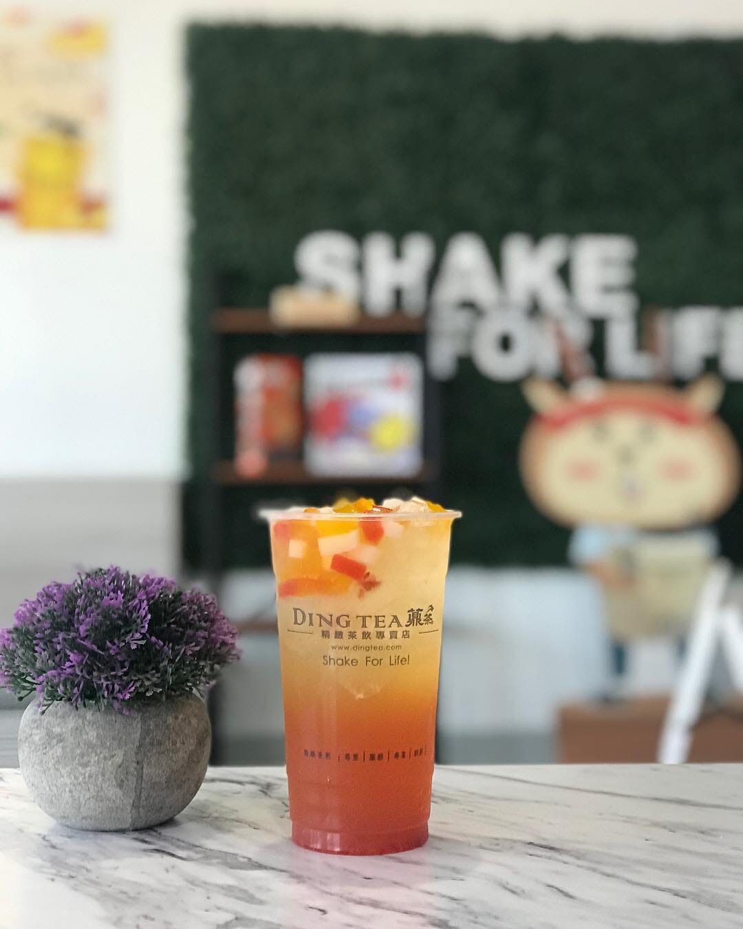 Ding Tea Los Angeles Bubble Tea shop in Los Angeles